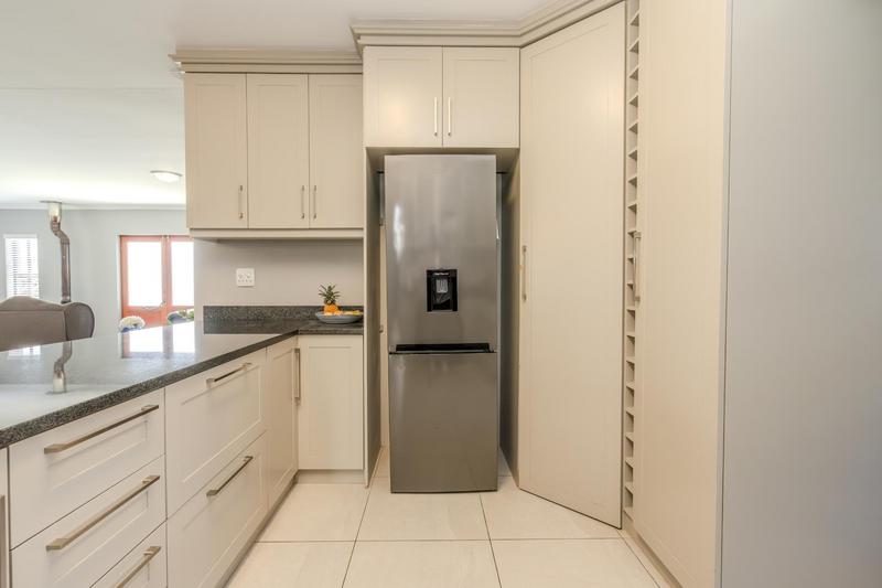 4 Bedroom Property for Sale in Calypso Beach Western Cape